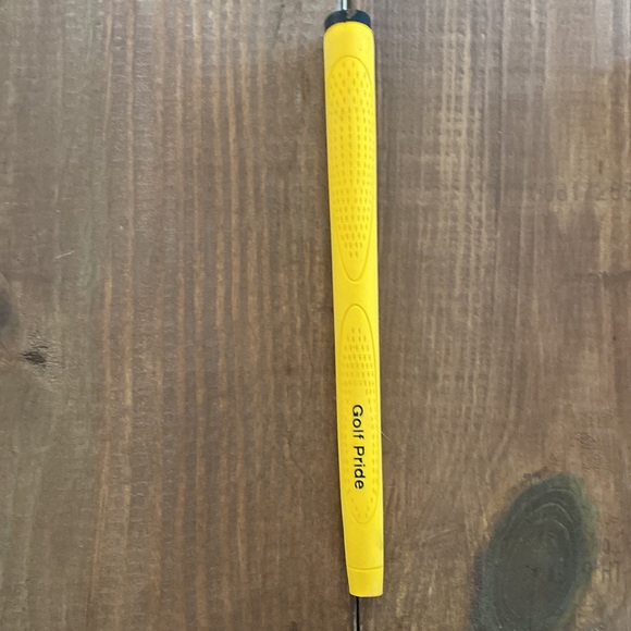 Golf pride yellow putter grip - Picture 2 of 3